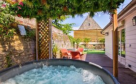 Appartement privé avec jacuzzi au coeur de Caen